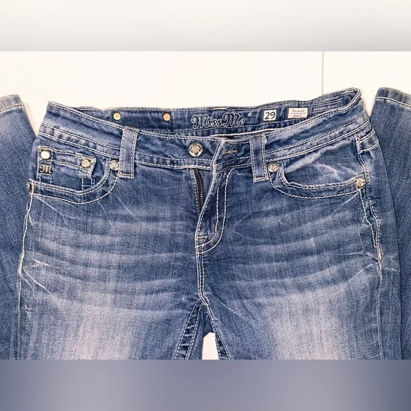 Miss Me Jeans Women's Size 29 Dark blue distressed whiskered regular/boot cut - Picture 6 of 8